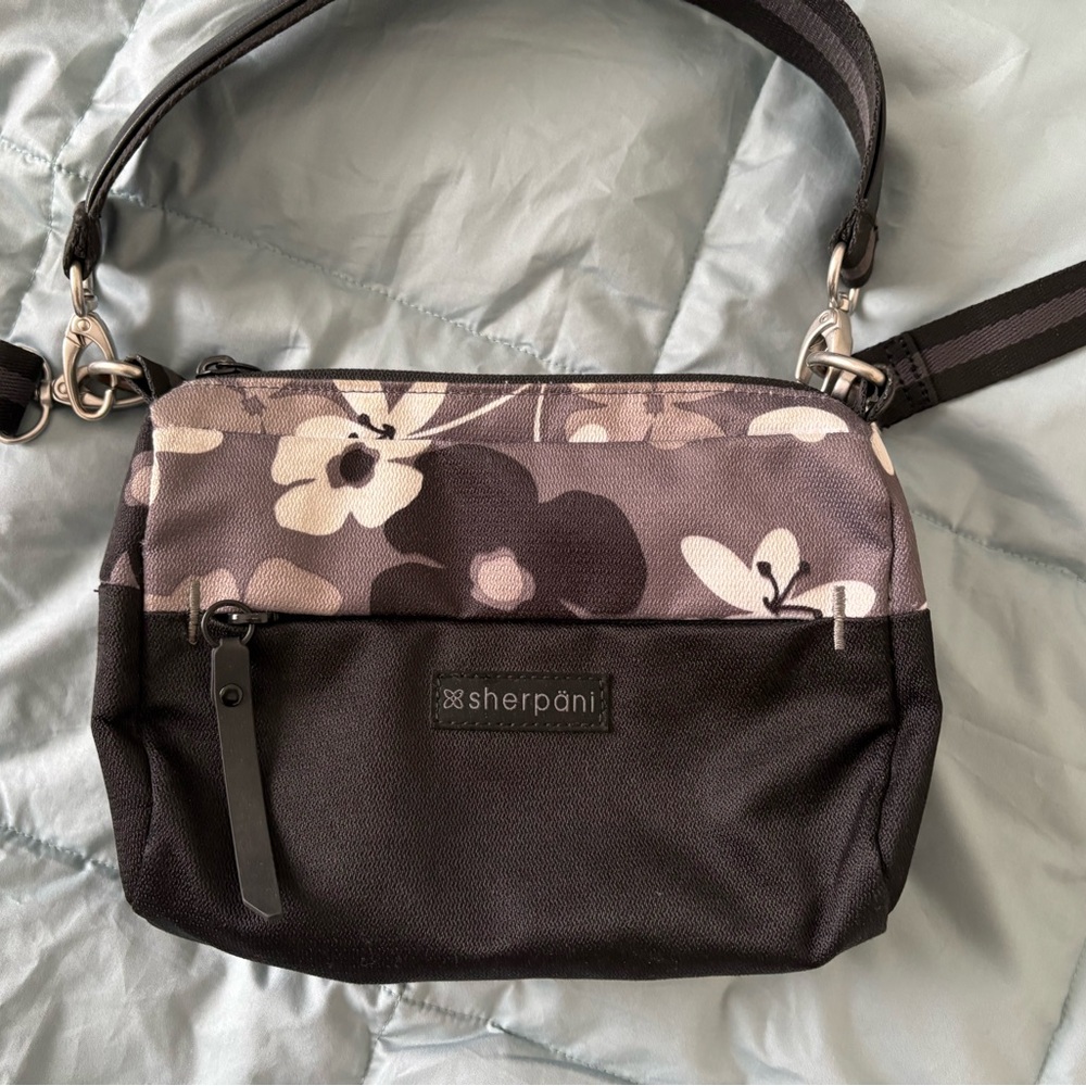 Sherpani Skye crossbody bag - Picture 3 of 10